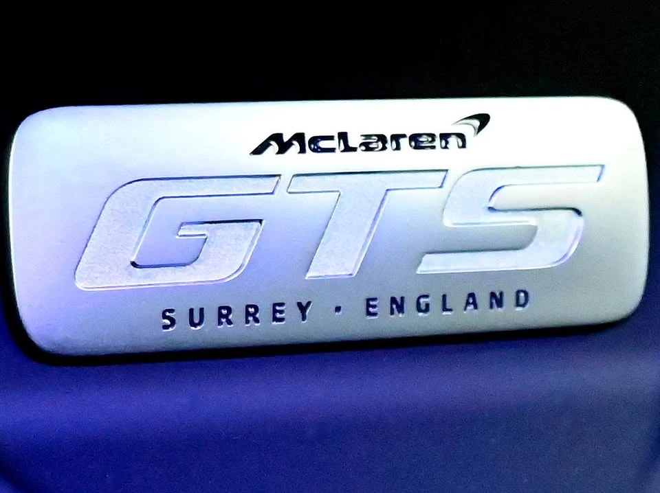 2025 McLaren GT - Image 16 of 17