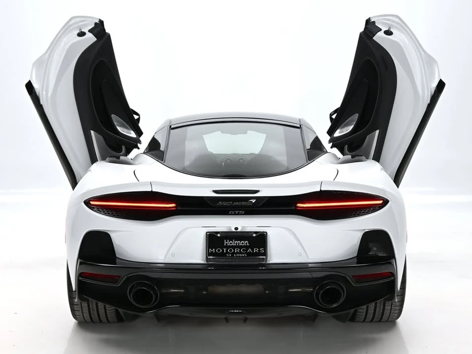2025 McLaren GT - Image 15 of 17