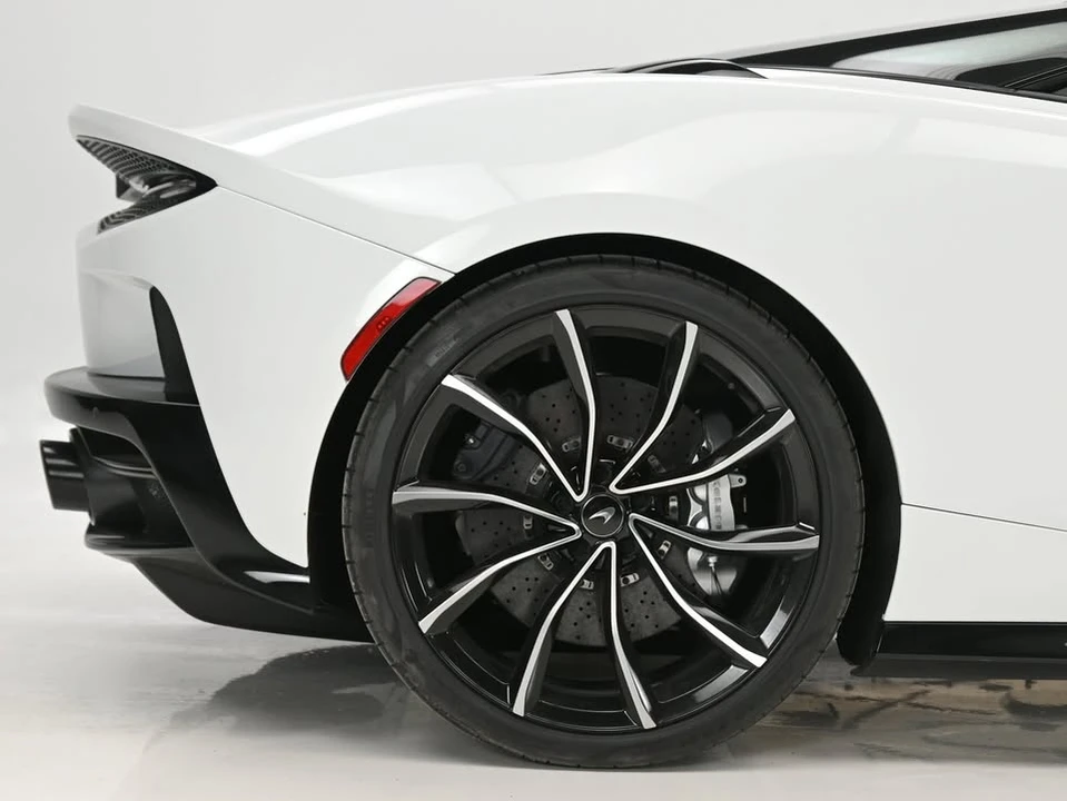 2025 McLaren GT - Image 5 of 17