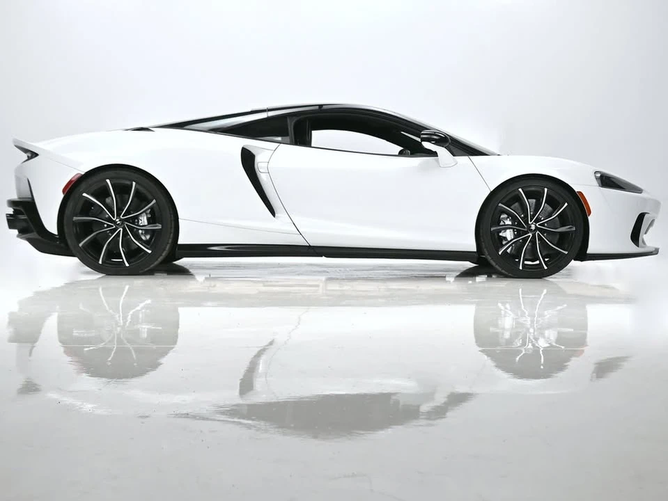 2025 McLaren GT - Image 3 of 17