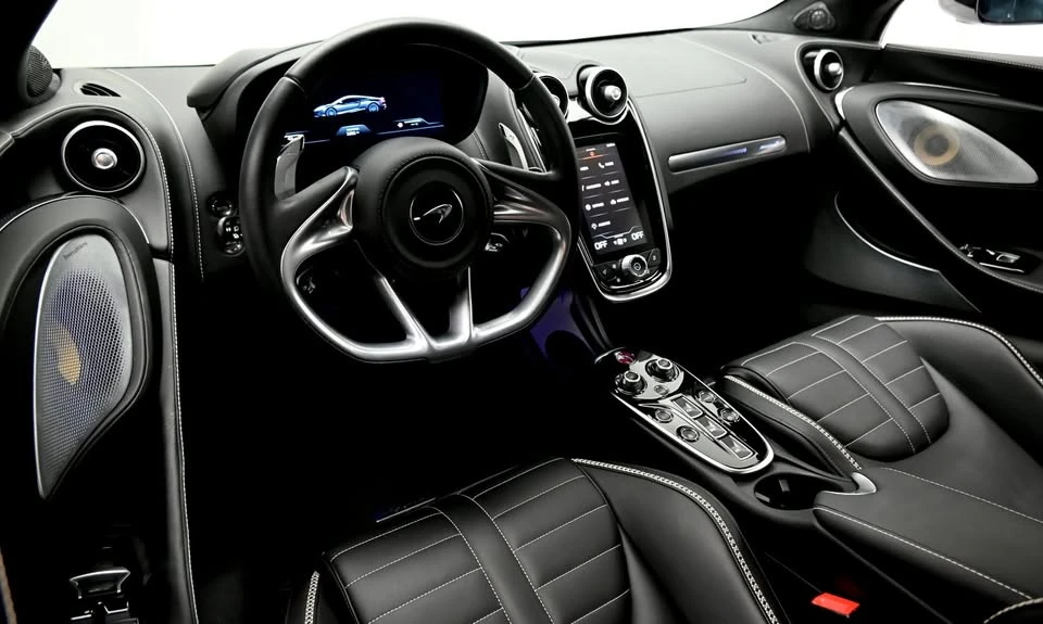 2025 McLaren GT - Image 11 of 17