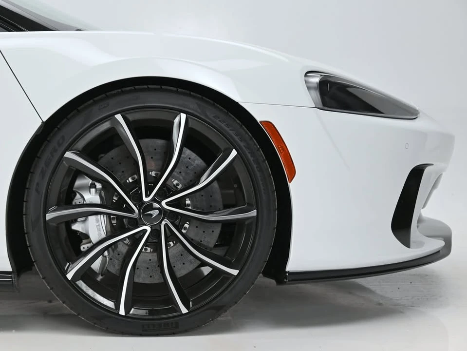 2025 McLaren GT - Image 6 of 17