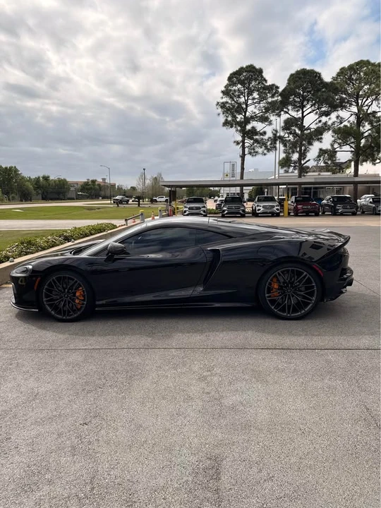 2025 McLaren GT - Image 2 of 13