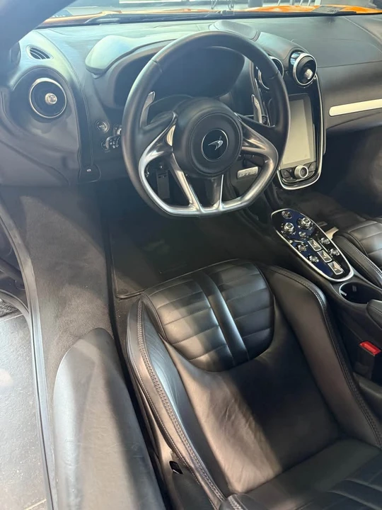 2025 McLaren GT - Image 13 of 14