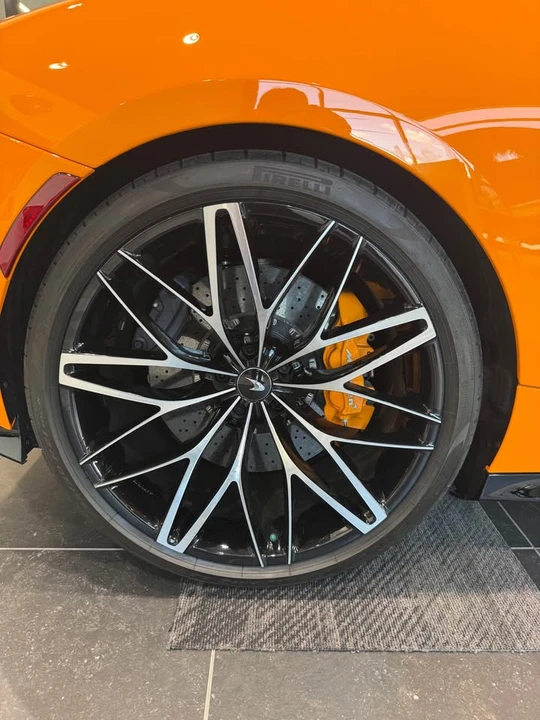 2025 McLaren GT - Image 11 of 14