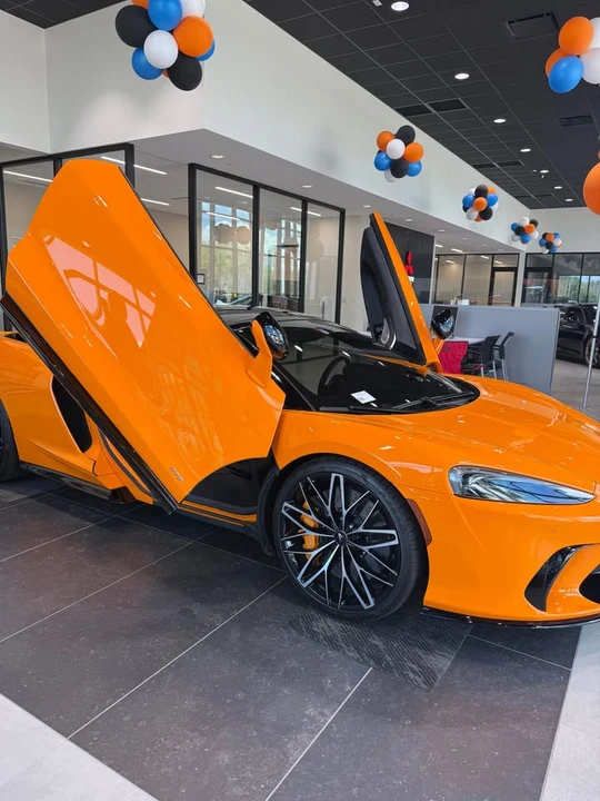 2025 McLaren GT - Image 2 of 14