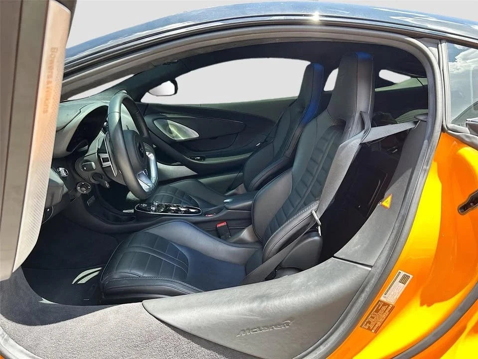 2025 McLaren GT - Image 13 of 20