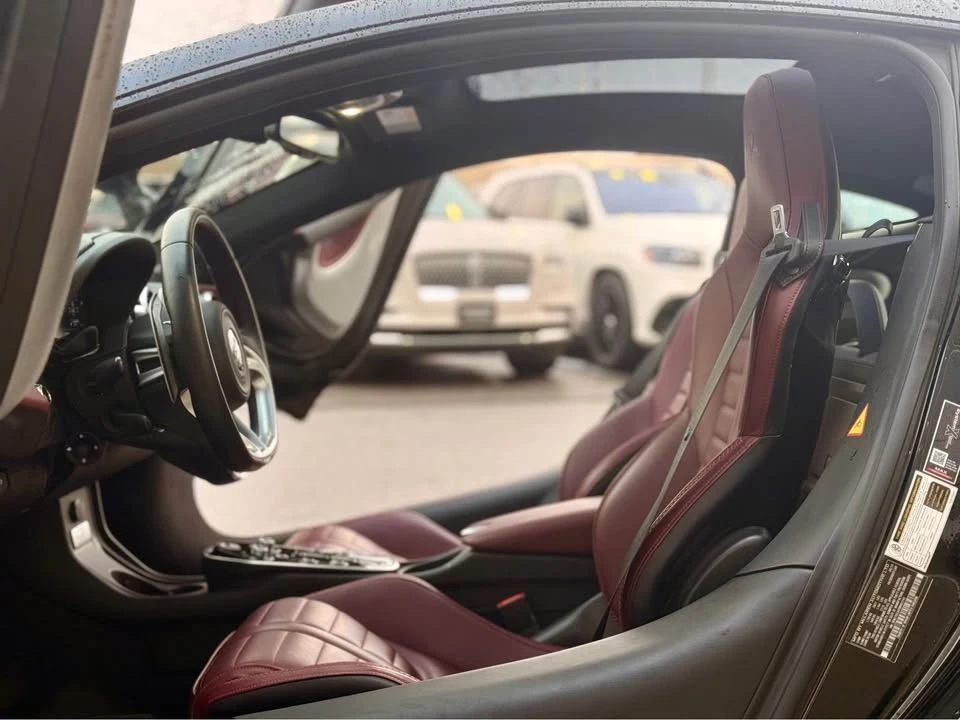 2025 McLaren GT - Image 9 of 20