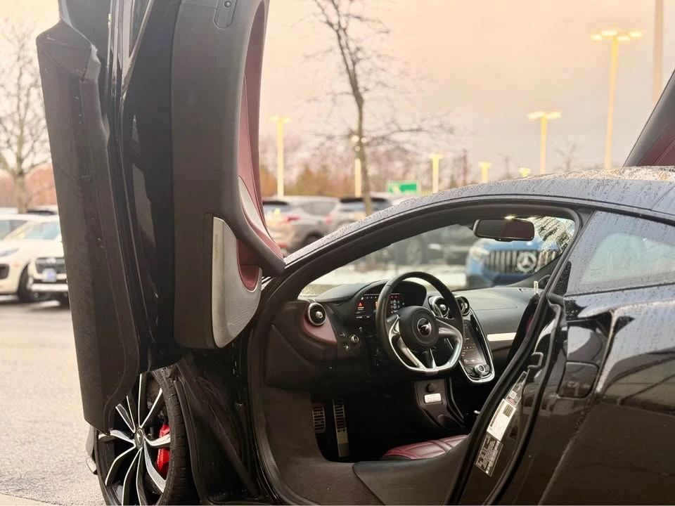 2025 McLaren GT - Image 10 of 20