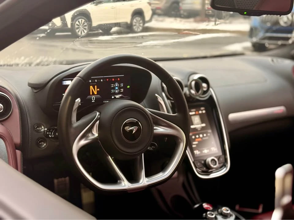 2025 McLaren GT - Image 11 of 20