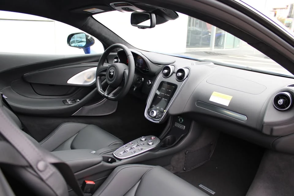 2025 McLaren GT - Image 19 of 20
