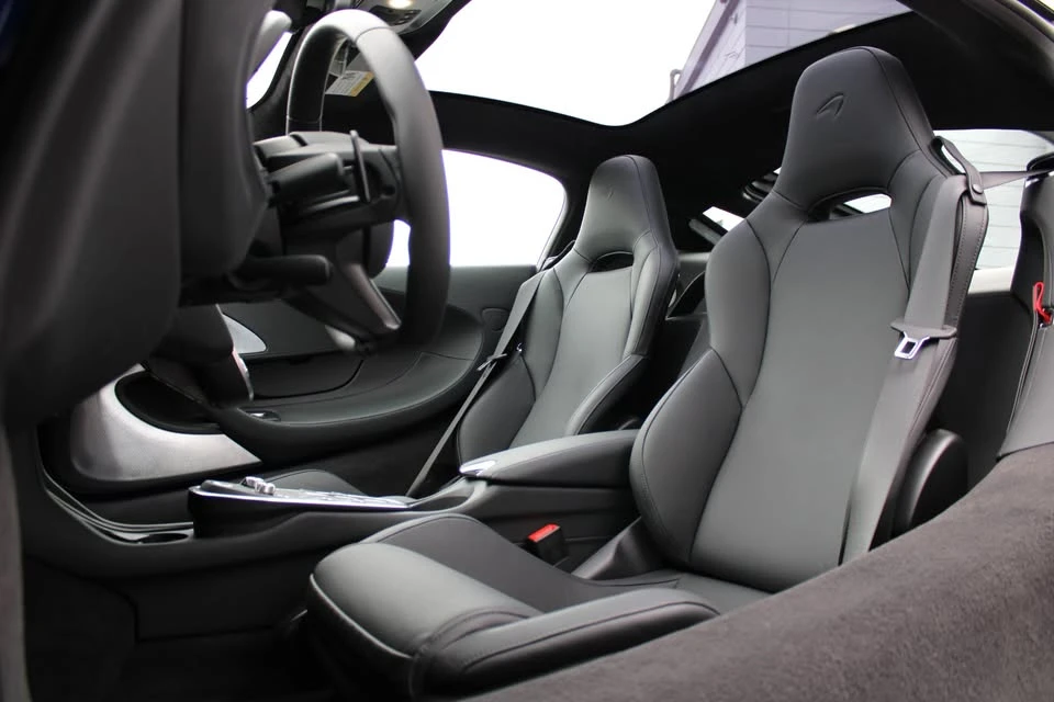 2025 McLaren GT - Image 4 of 20