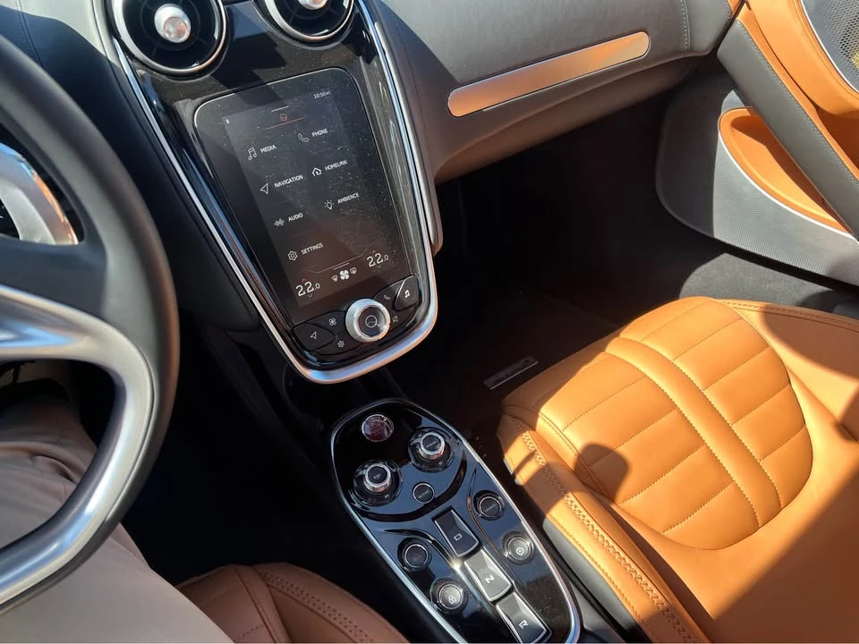 2025 McLaren GT - Image 16 of 17