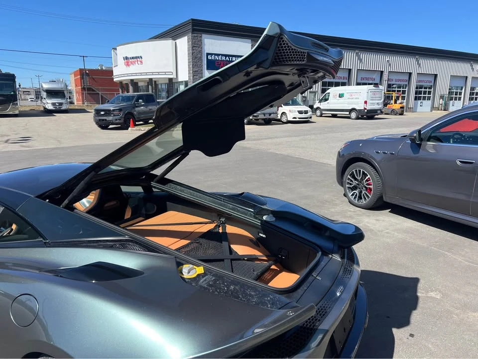 2025 McLaren GT - Image 10 of 17