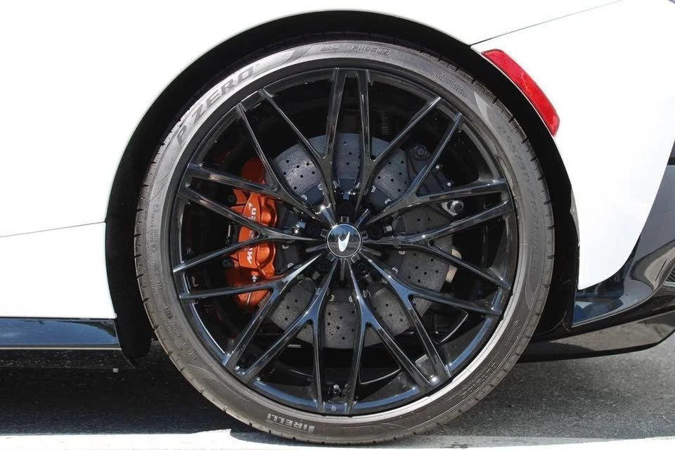 2025 McLaren GT - Image 15 of 19