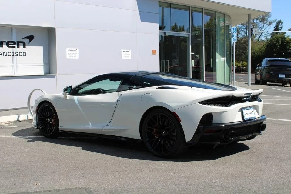 2025 McLaren GT - Image 9 of 19