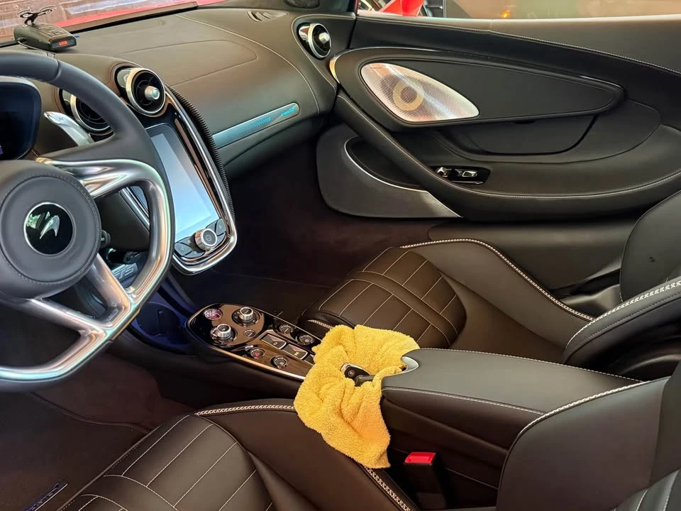 2025 McLaren GT - Image 2 of 20