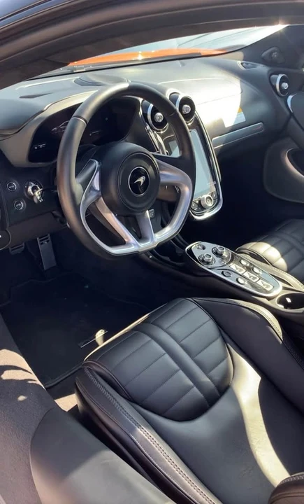2025 McLaren GT - Image 3 of 4