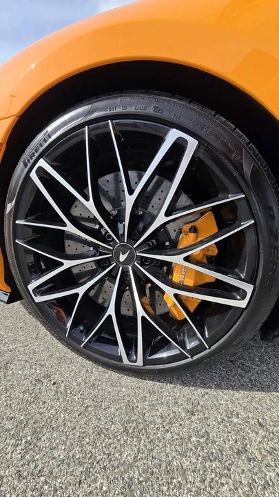 2025 McLaren GT - Image 5 of 18