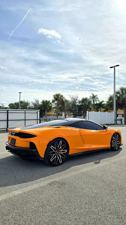 2025 McLaren GT - Image 6 of 18