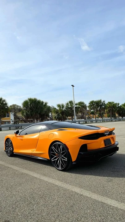 2025 McLaren GT - Image 9 of 18