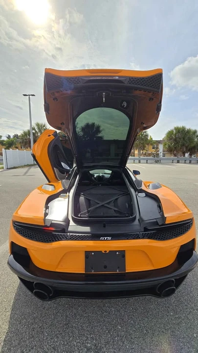 2025 McLaren GT - Image 18 of 18