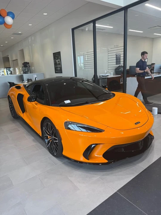 2025 McLaren GT - Image 6 of 15