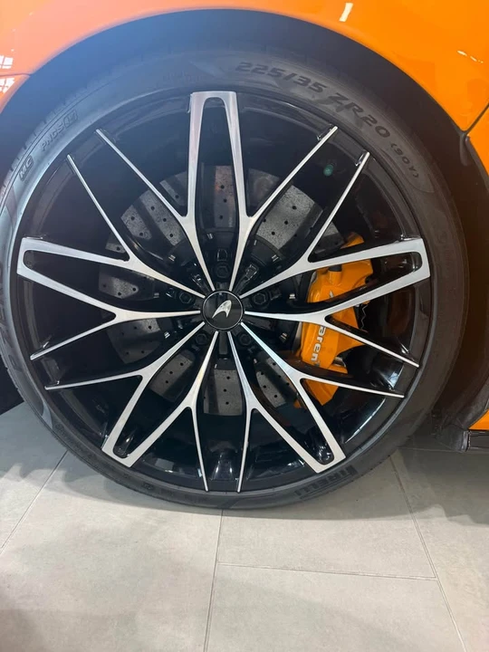2025 McLaren GT - Image 4 of 15