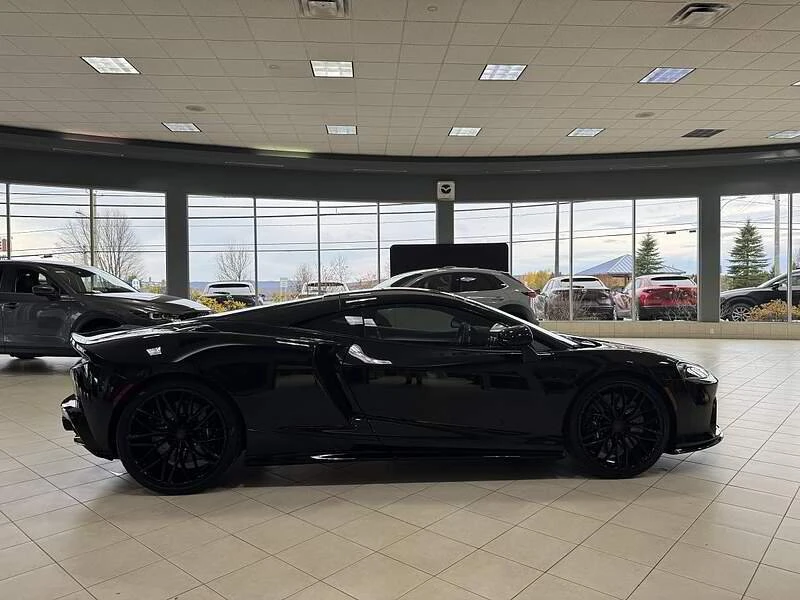 2025 McLaren GT - Image 9 of 15