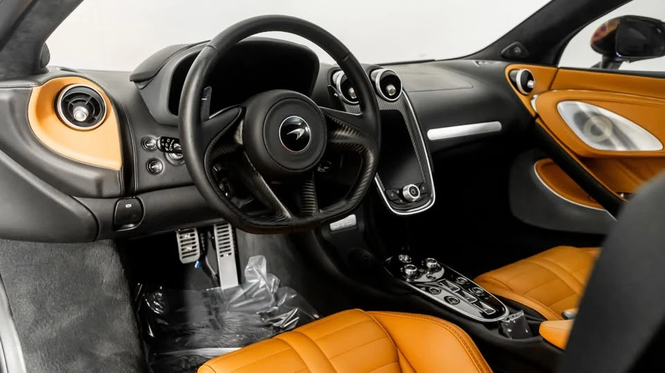 2025 McLaren GT - Image 5 of 19