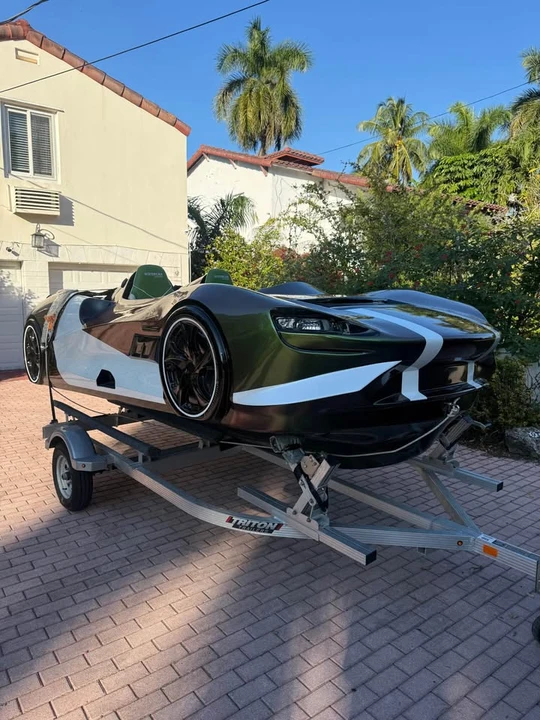 2025 McLaren W1 - Image 3 of 4