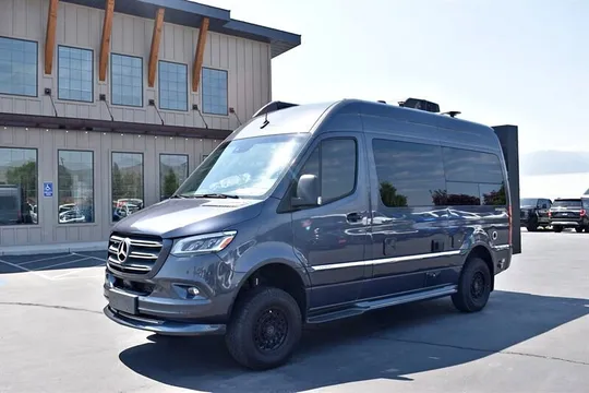 2025 Mercedes-Benz Airstream Interstate 19-E