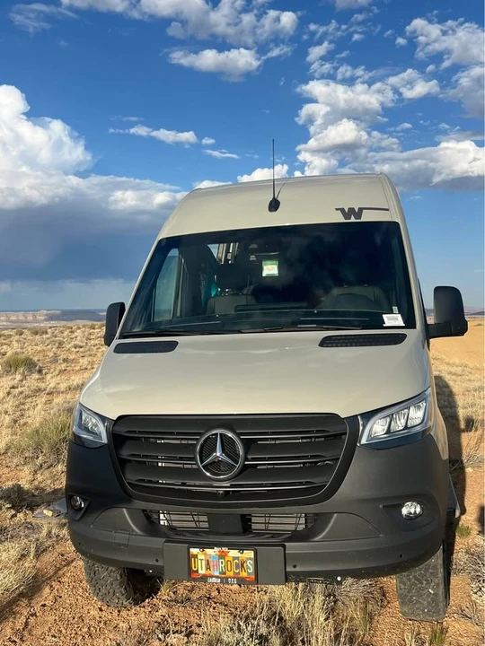 2025 Winnebago - Image 2 of 18