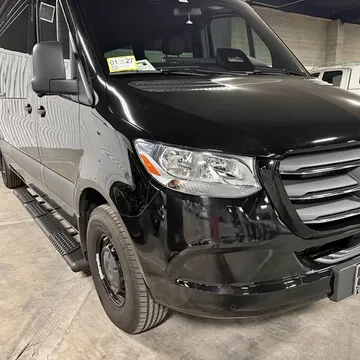 2025 Mercedes-Benz 2500 HO 170' 14PAX