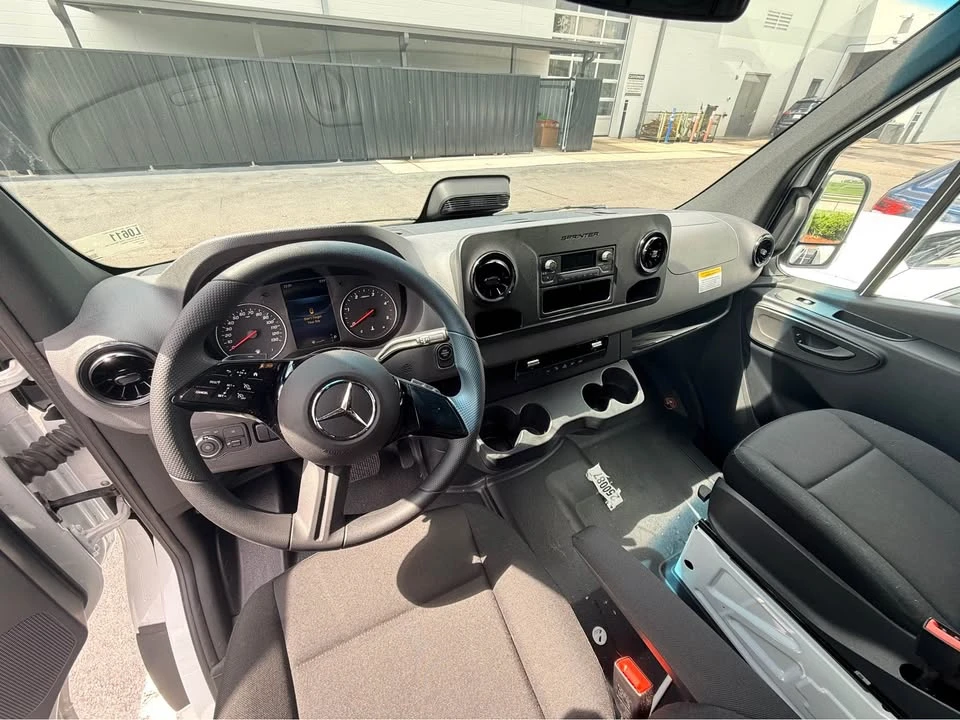 2025 Mercedes-Benz VS30 Sprinter - Image 7 of 8