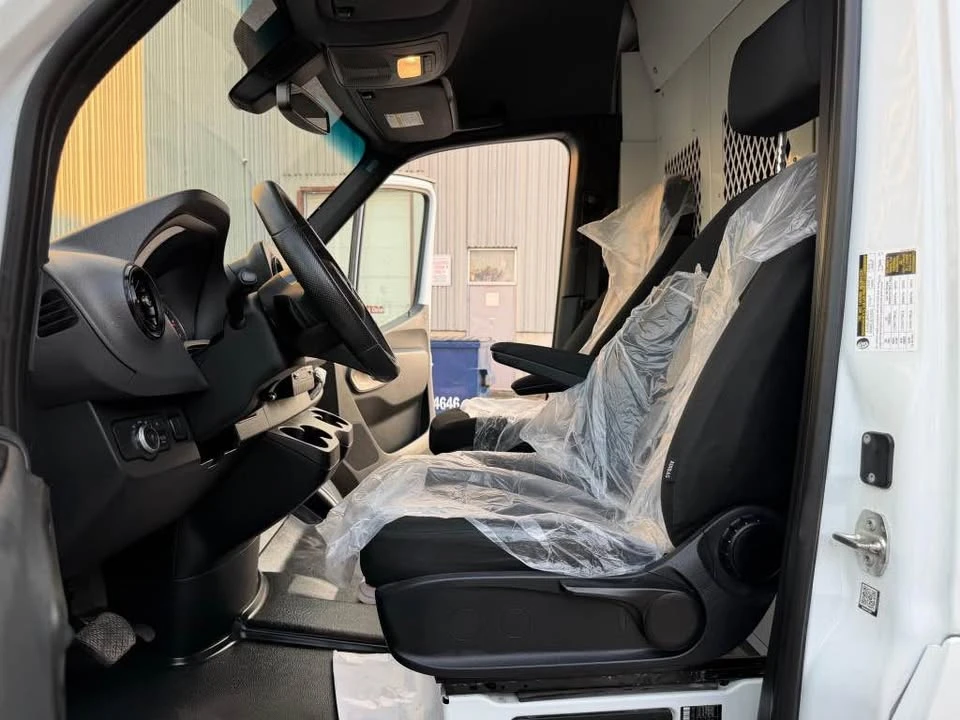 2025 Mercedes-Benz VS30 Sprinter - Image 10 of 12
