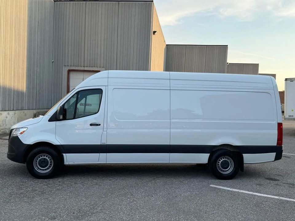 2025 Mercedes-Benz VS30 Sprinter - Image 2 of 12