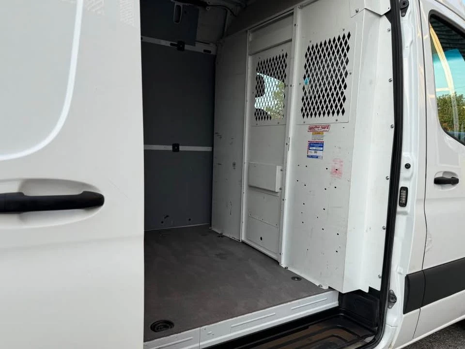 2025 Mercedes-Benz VS30 Sprinter - Image 8 of 12