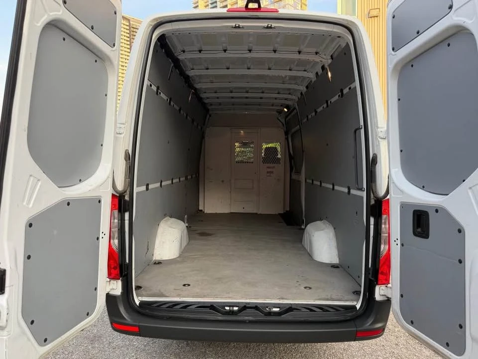 2025 Mercedes-Benz VS30 Sprinter - Image 6 of 12