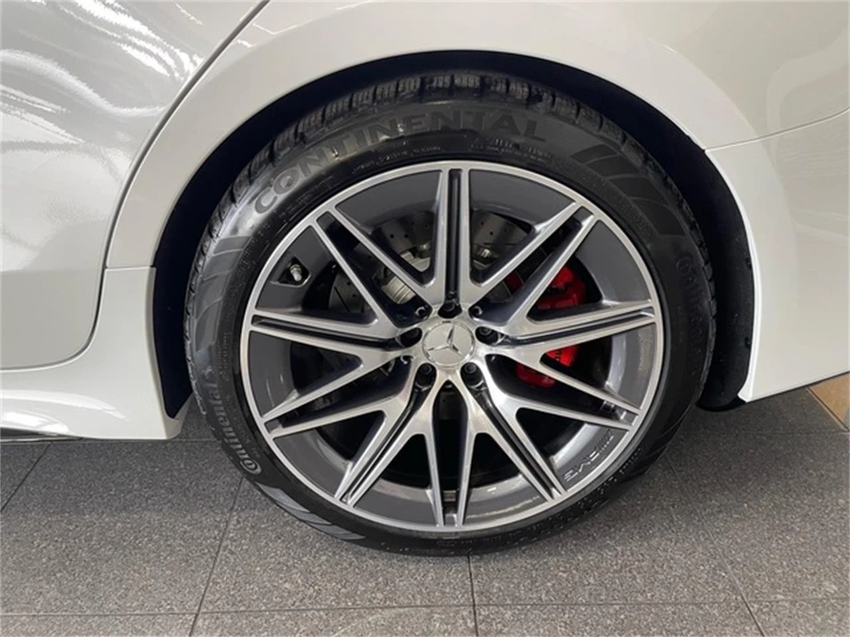 2025 Mercedes-Benz AMG GT - Image 25 of 31