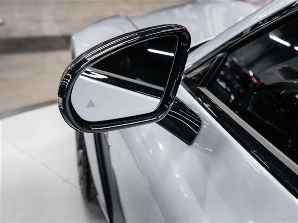 2025 Mercedes-Benz AMG GT - Image 21 of 31