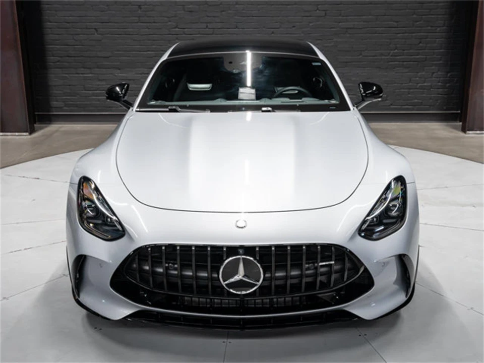 2025 Mercedes-Benz AMG GT - Image 26 of 31
