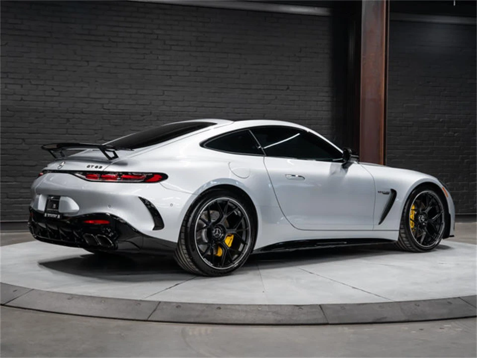 2025 Mercedes-Benz AMG GT - Image 11 of 31
