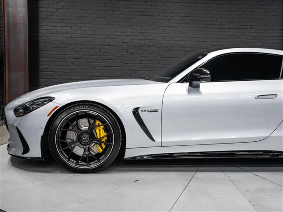 2025 Mercedes-Benz AMG GT - Image 13 of 31