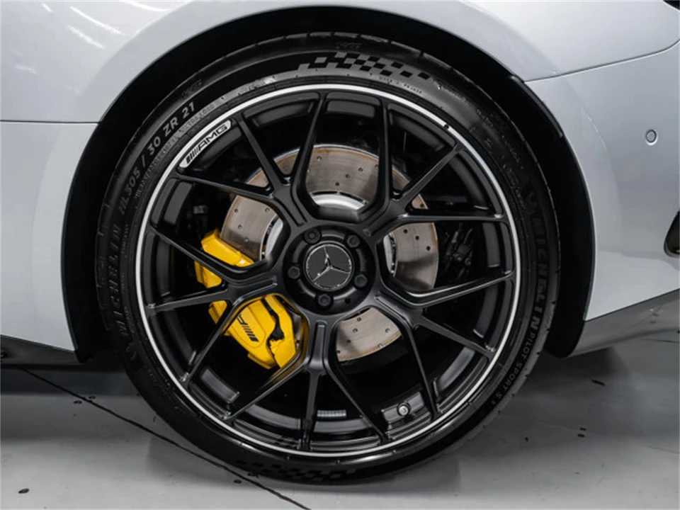 2025 Mercedes-Benz AMG GT - Image 18 of 31