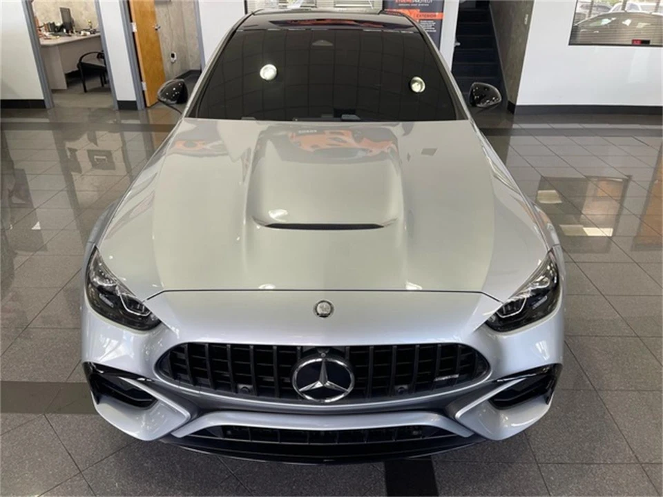 2025 Mercedes-Benz AMG GT - Image 9 of 31