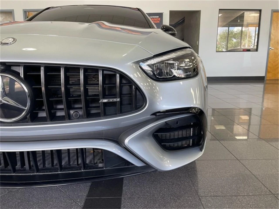 2025 Mercedes-Benz AMG GT - Image 10 of 31