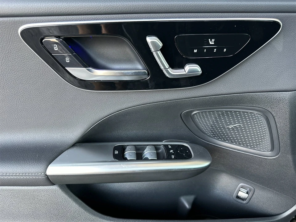 2025 Mercedes-Benz W206 C-Class - Image 11 of 12