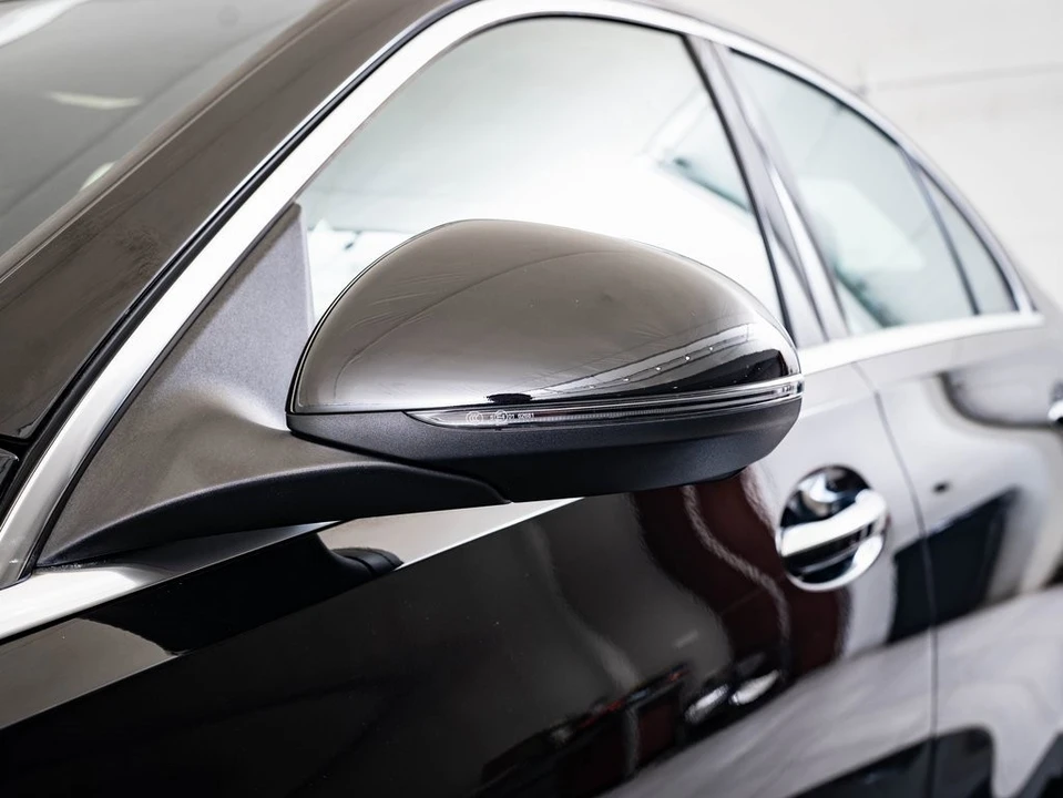 2025 Mercedes-Benz W206 C-Class - Image 15 of 21