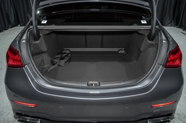 2025 Mercedes-Benz W206 C-Class - Image 10 of 12